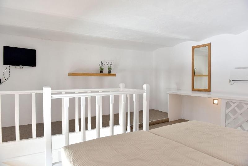 Douskos Guesthouse ไฮดรา ภายนอก รูปภาพ