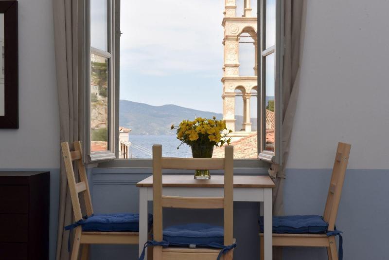 Douskos Guesthouse ไฮดรา ภายนอก รูปภาพ