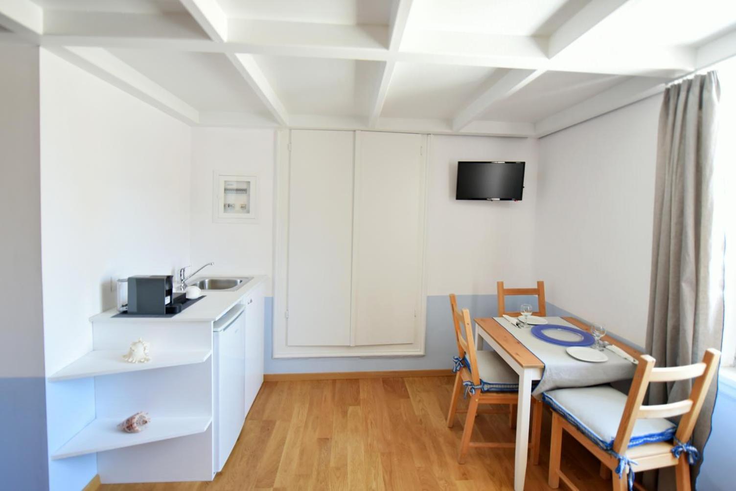 Douskos Guesthouse ไฮดรา ภายนอก รูปภาพ