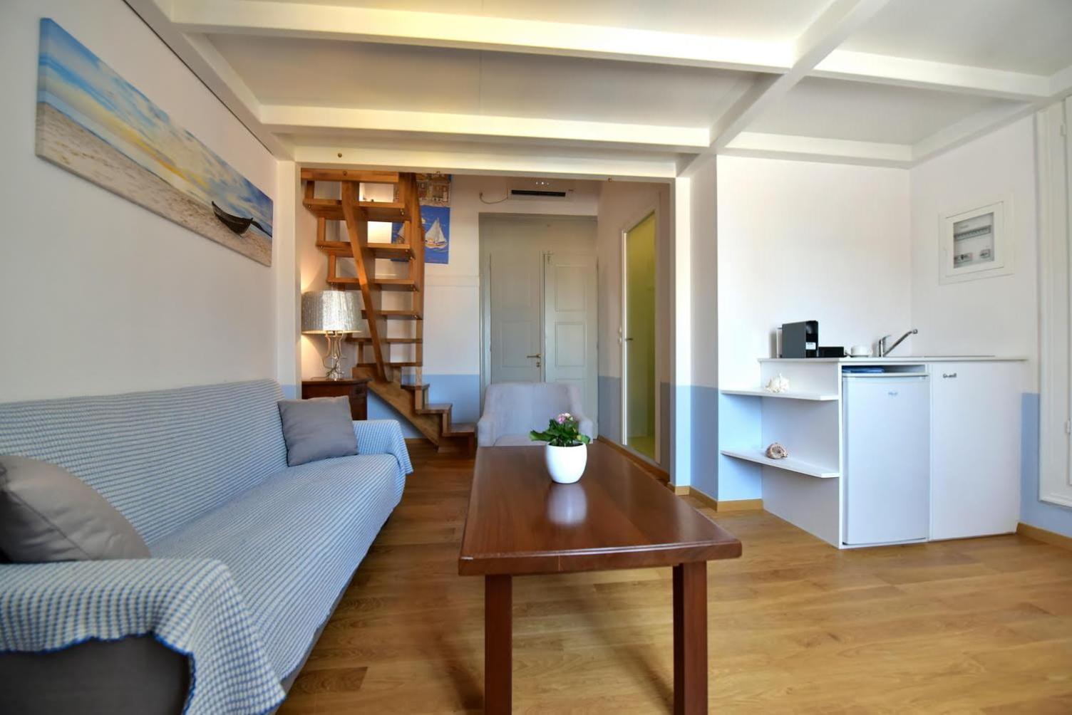 Douskos Guesthouse ไฮดรา ภายนอก รูปภาพ