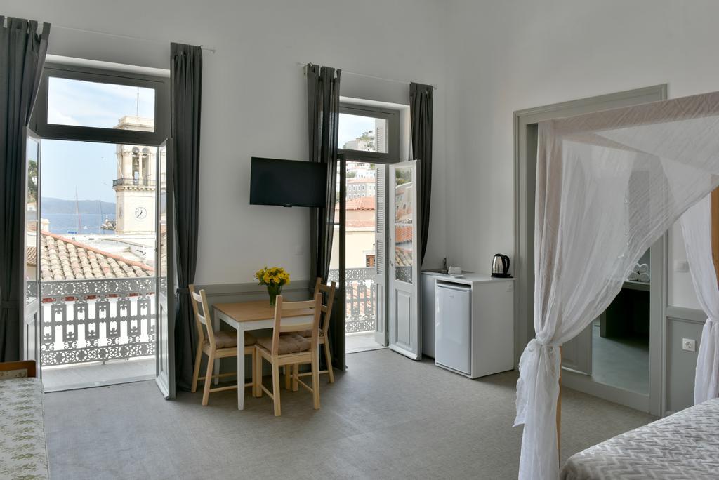 Douskos Guesthouse ไฮดรา ภายนอก รูปภาพ