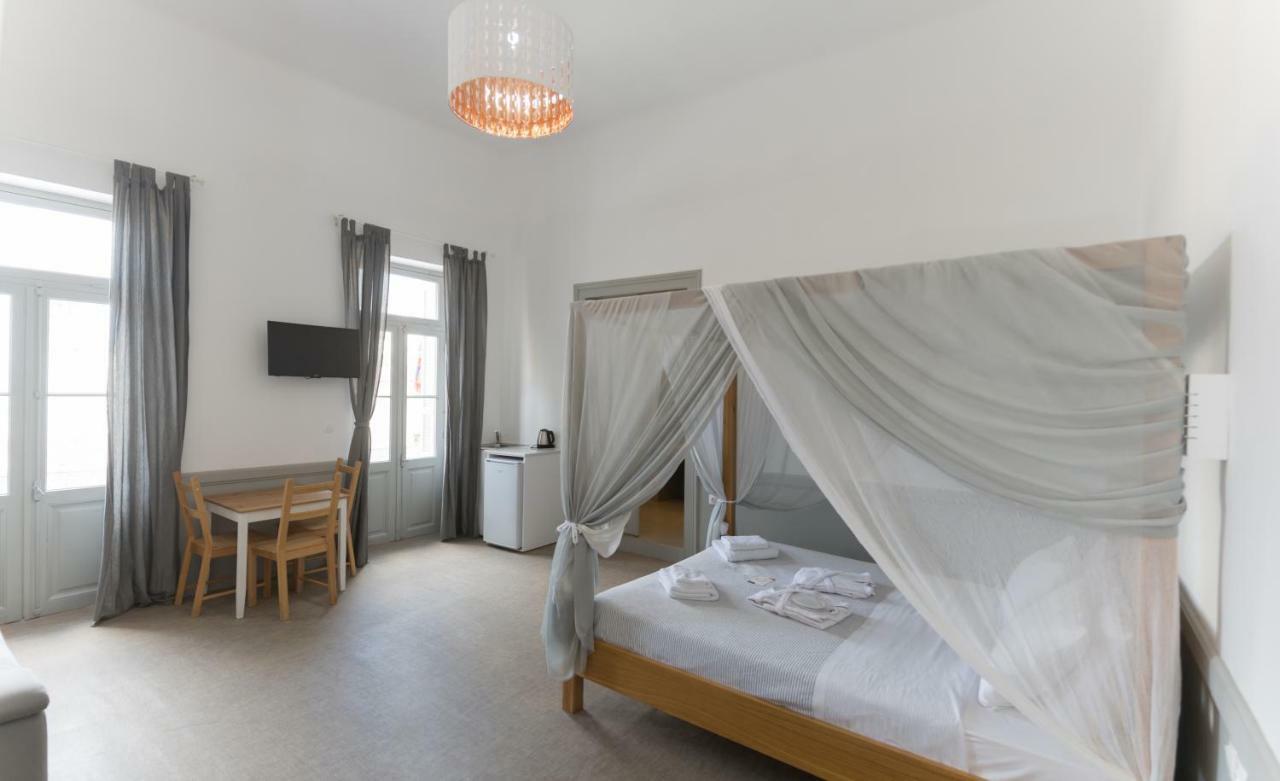 Douskos Guesthouse ไฮดรา ภายนอก รูปภาพ