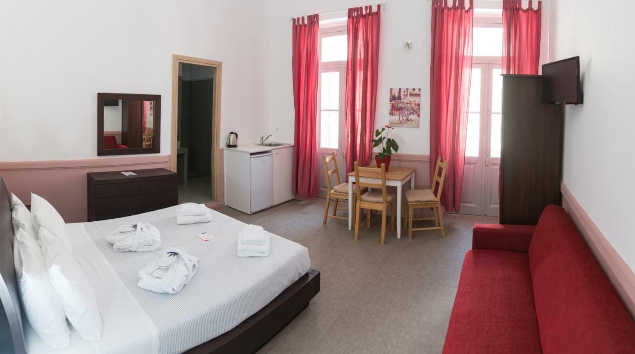 Douskos Guesthouse ไฮดรา ภายนอก รูปภาพ